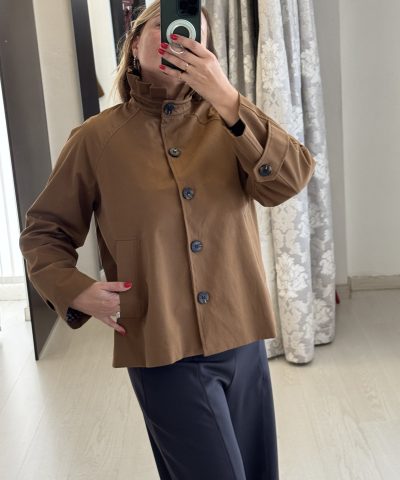 CHAQUETA ESTILO GABARDINA